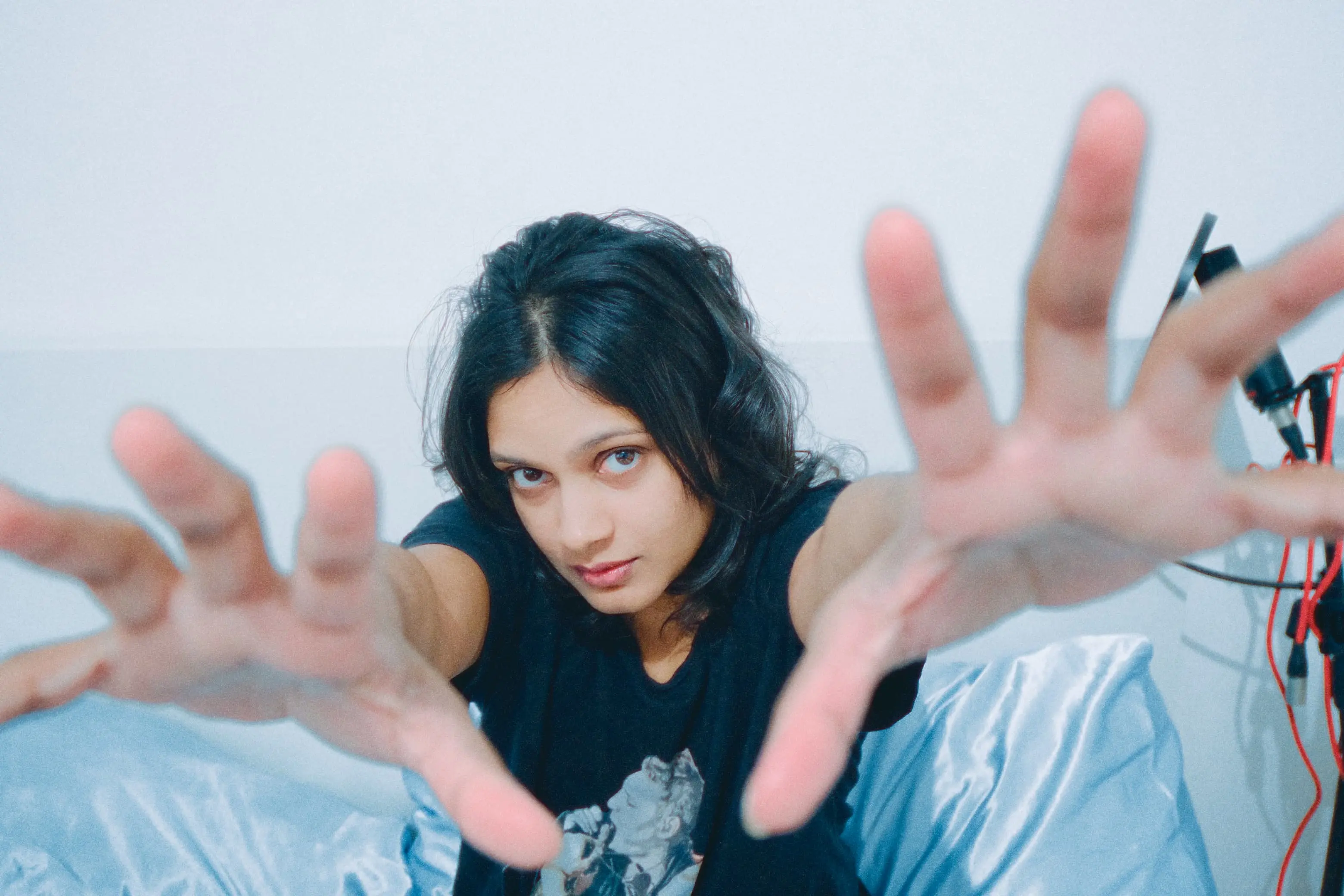 Why was everyone in the 2000s doing this pose? 😆